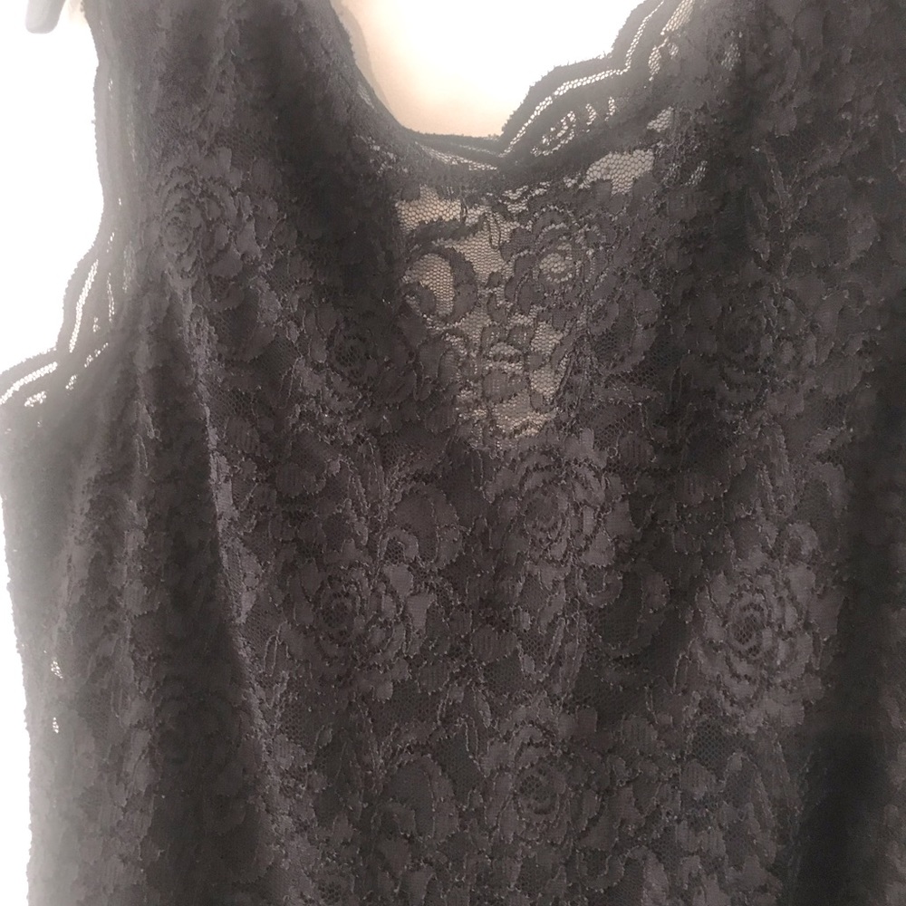 Le château lace black dress simple sleeveless size XXL but fit well XL